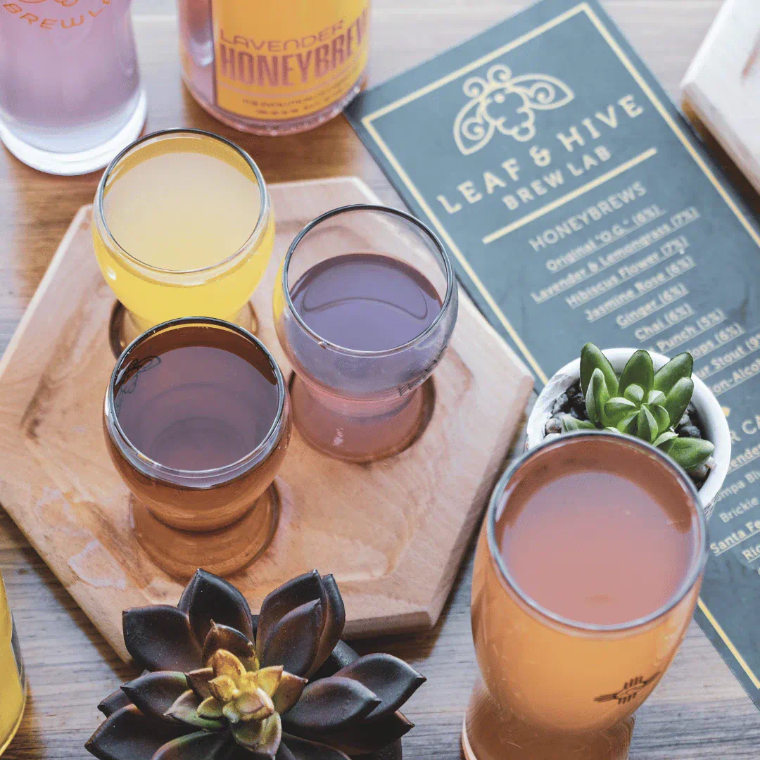Flavor lineup board + three styles + Jun alcoholic tea.